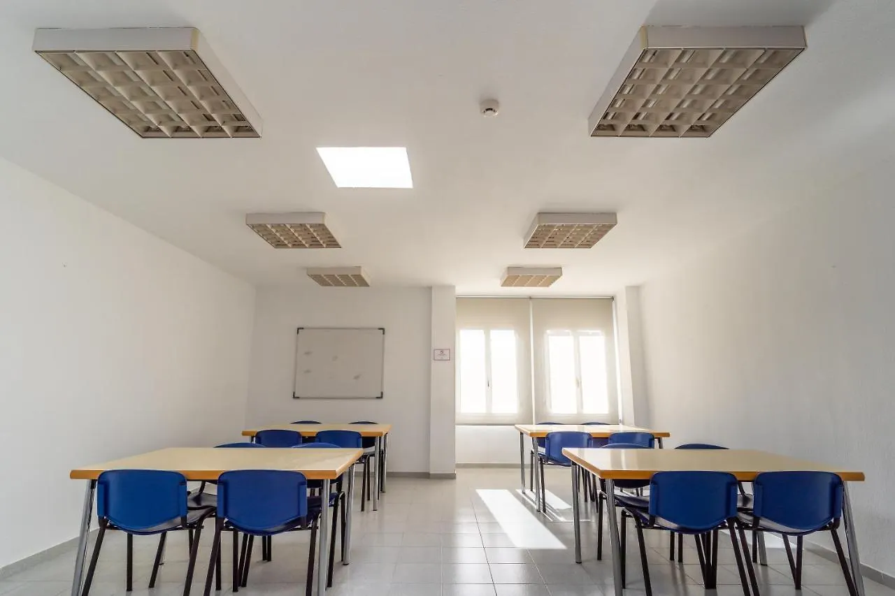 Hostal Albergue Inturjoven Almería