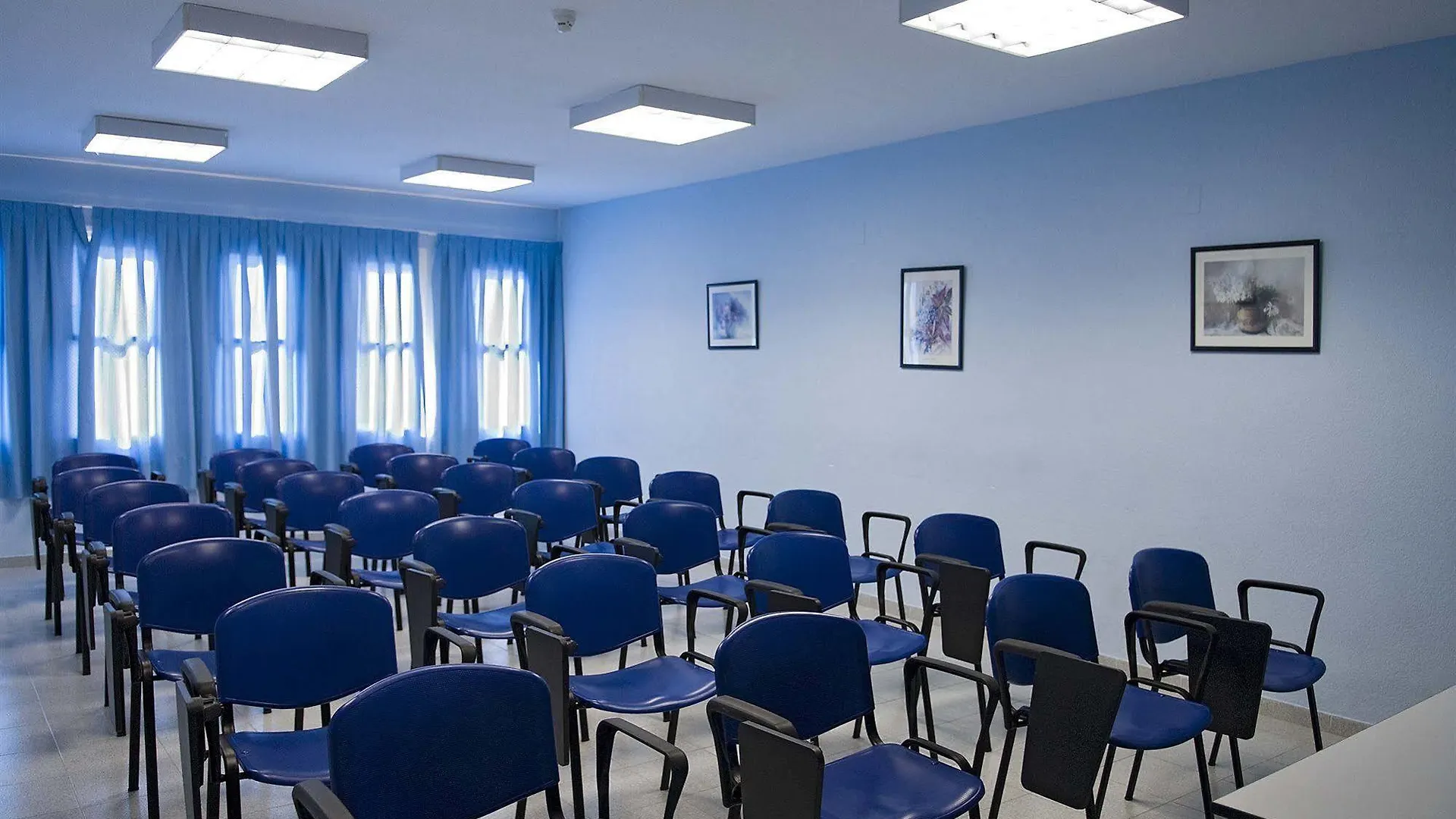 Albergue Inturjoven Almeria Hostel